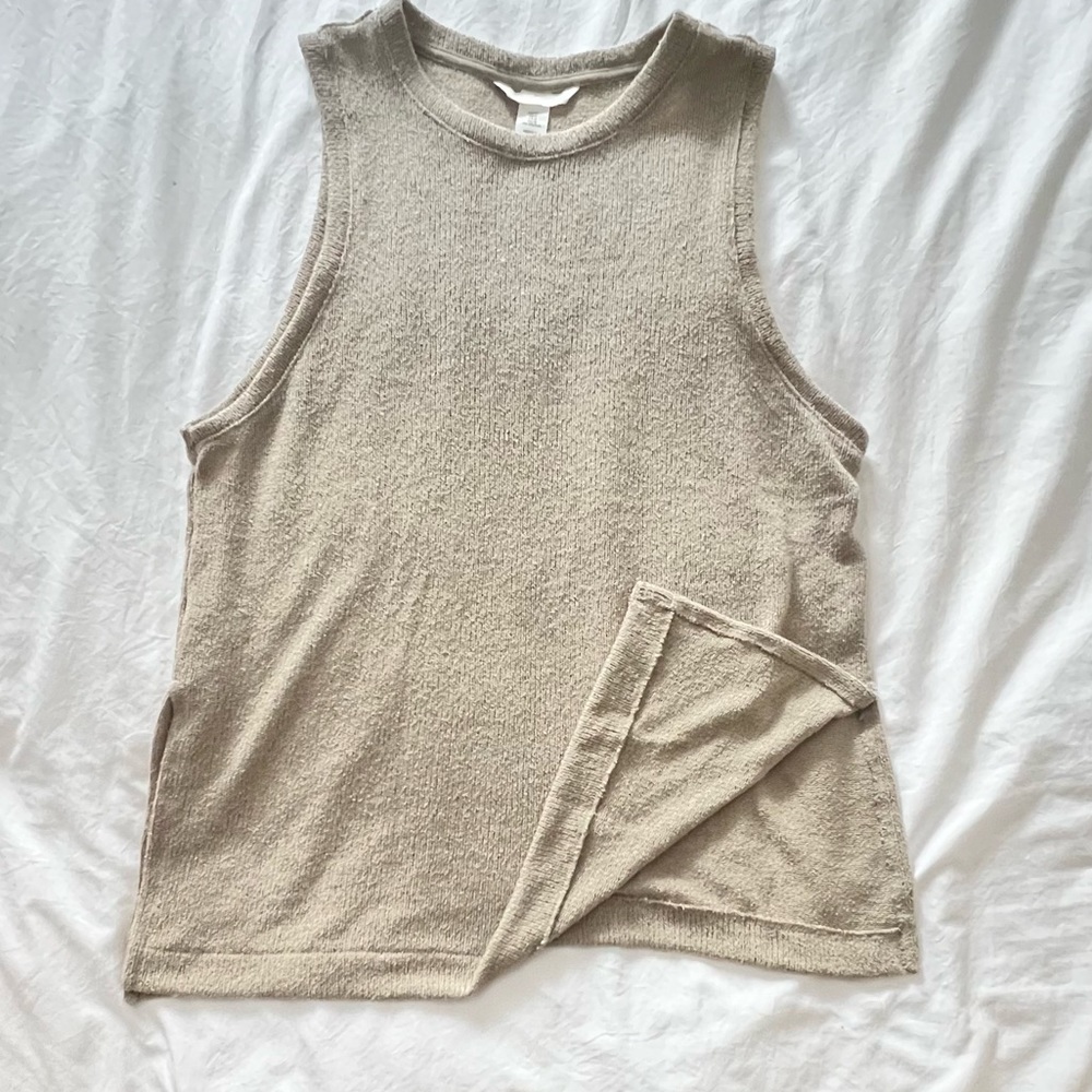 H & M tan tunic size medium. Cute to dress up or down
